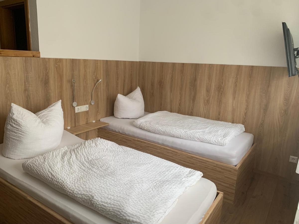 Hotel Schweizerhof Böbingen an der Rems エクステリア 写真