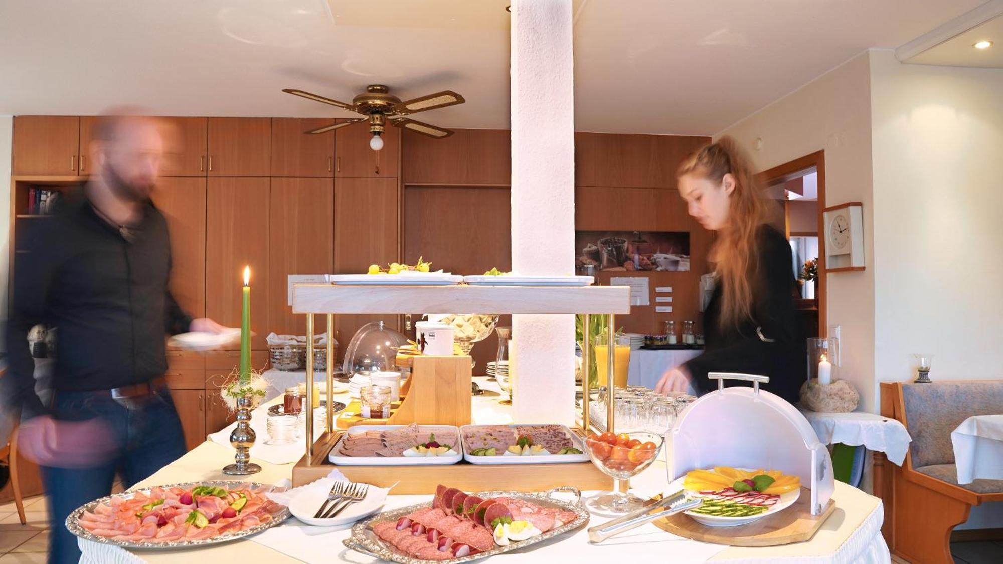 Hotel Schweizerhof Böbingen an der Rems エクステリア 写真