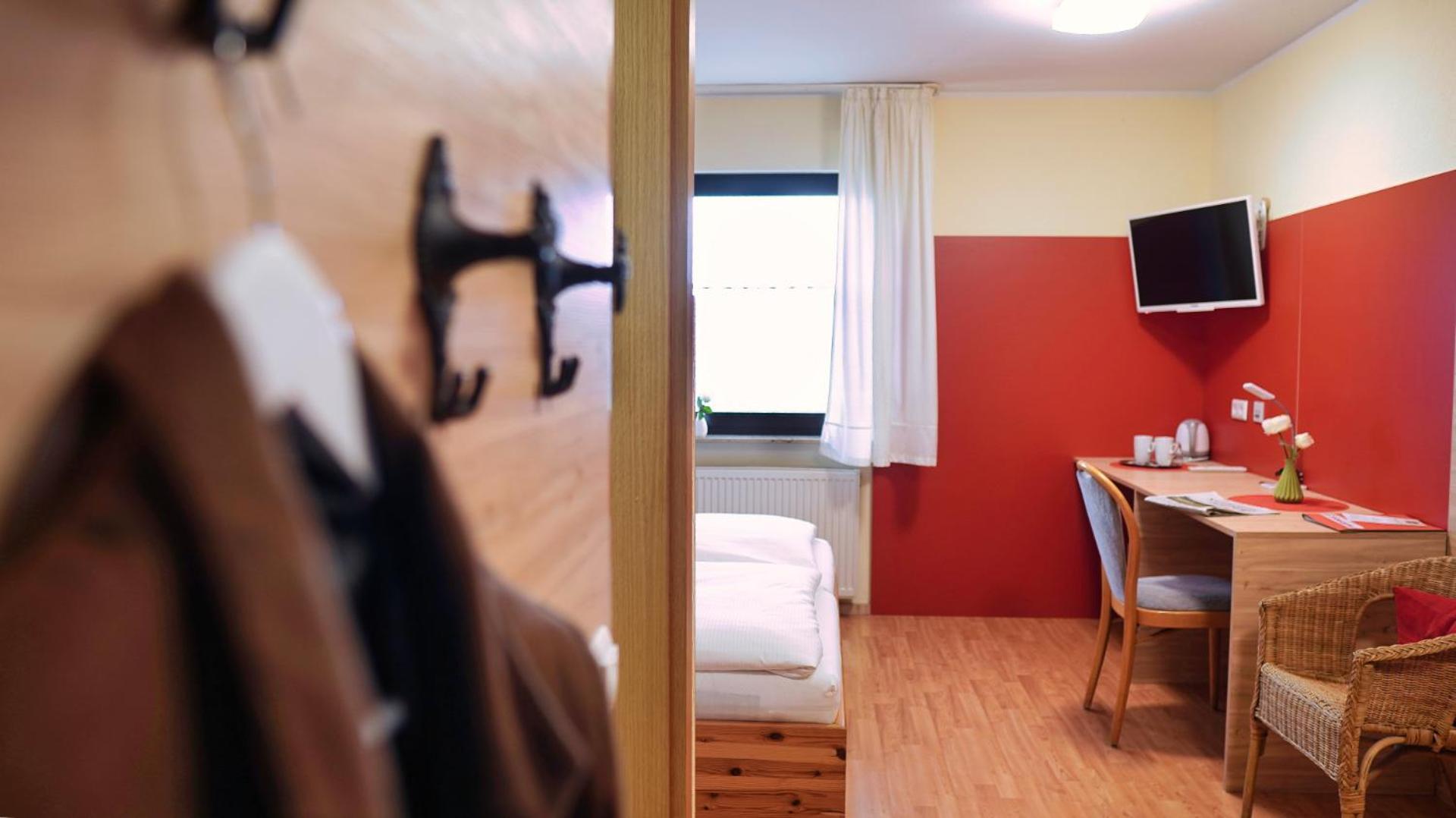 Hotel Schweizerhof Böbingen an der Rems エクステリア 写真