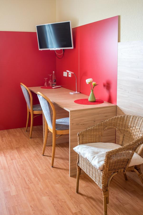 Hotel Schweizerhof Böbingen an der Rems エクステリア 写真