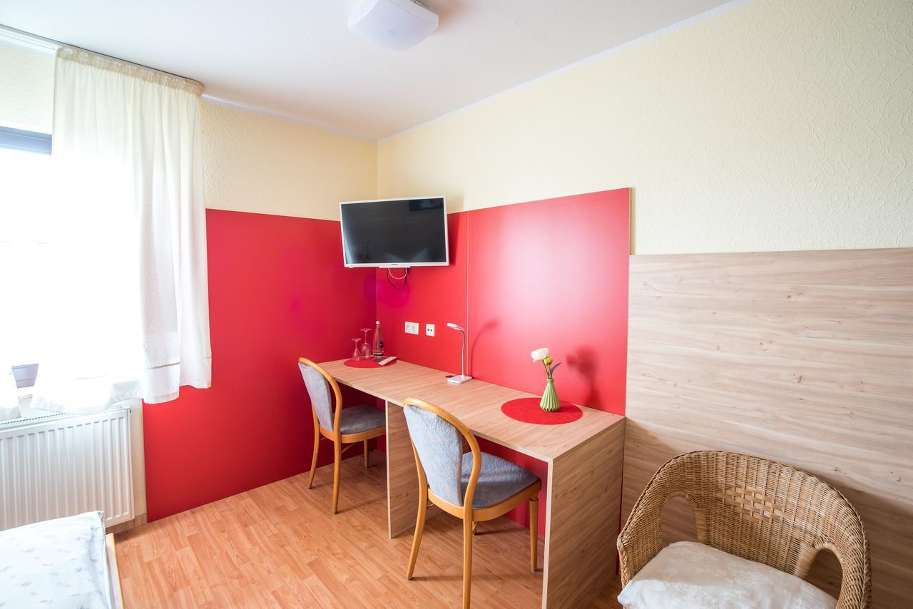 Hotel Schweizerhof Böbingen an der Rems エクステリア 写真